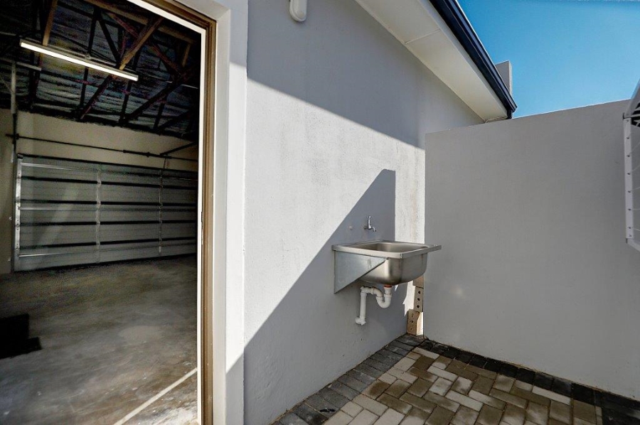 2 Bedroom Property for Sale in Zevenwacht Retirement Village Western Cape